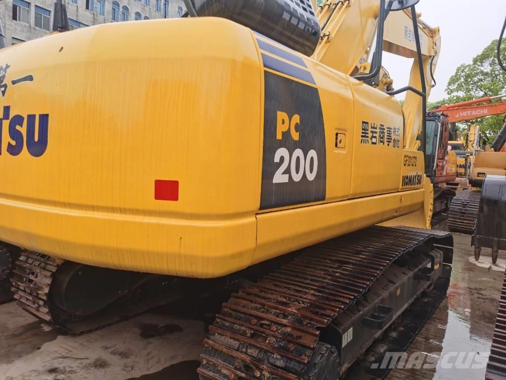 Komatsu PC 200-8 Paletli ekskavatörler