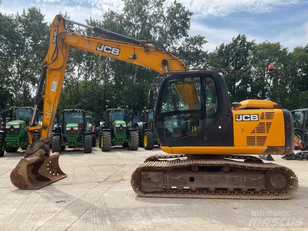 JCB JS145 Paletli ekskavatörler