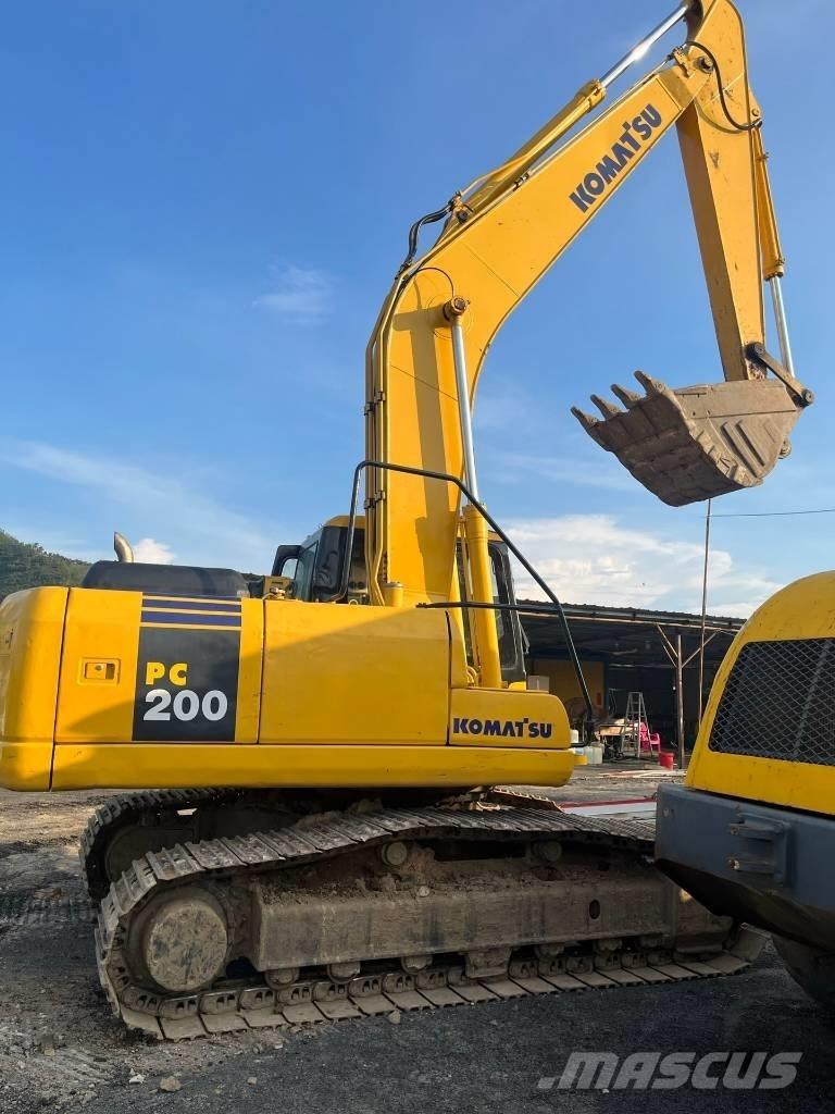 Komatsu PC 200-7 Paletli ekskavatörler