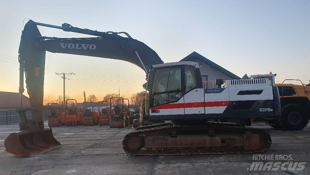 Volvo EC 250 D N L Paletli ekskavatörler