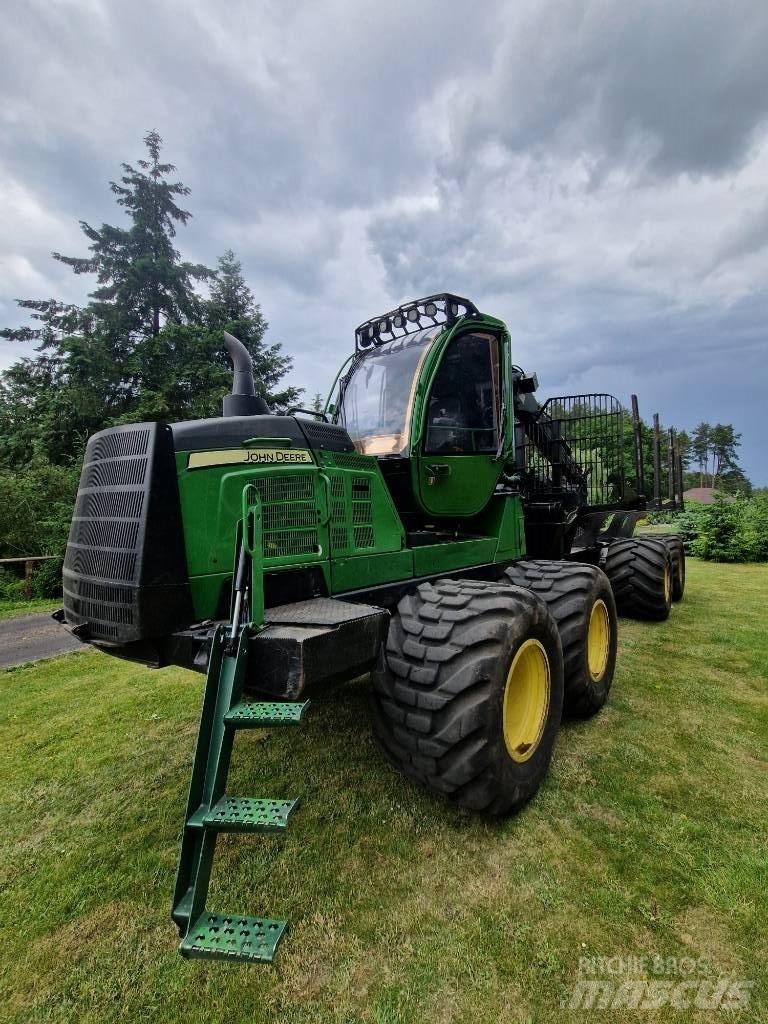 John Deere 1110G Tomruk yükleyici traktörler