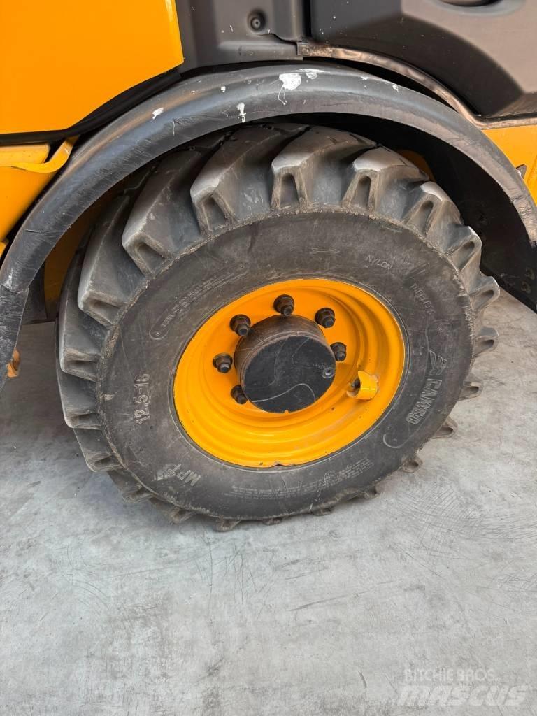 JCB 406 Tekerlekli yükleyiciler