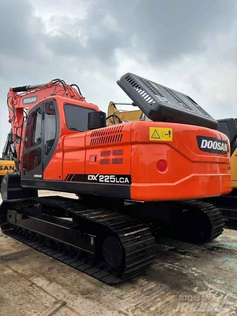 Doosan 225 LCA Paletli ekskavatörler