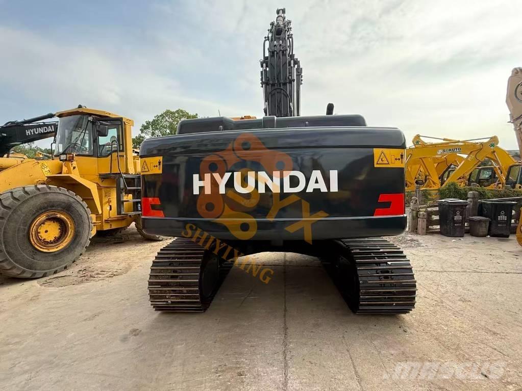 Hyundai R220-9s Paletli ekskavatörler
