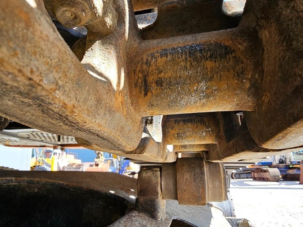 Hitachi ZX180LC-3 Paletli ekskavatörler