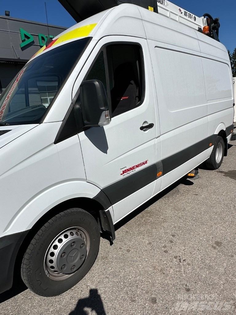 VERSALIFT VDT-170-F Araç üstü platformlar
