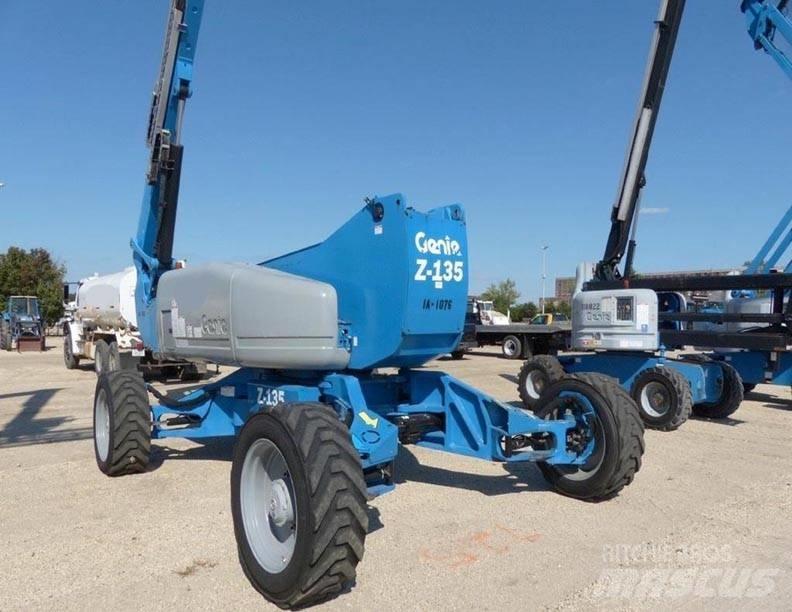 Genie Z135 Körüklü personel platformları