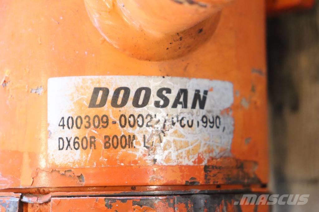 Doosan DX 60 R Mini ekskavatörler, 7 tona dek
