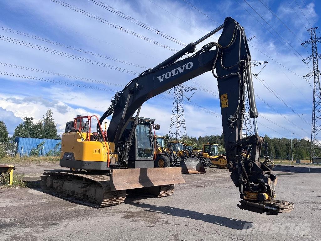 Volvo ECR 235 E Paletli ekskavatörler