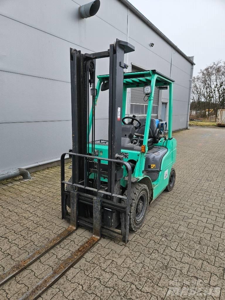 Mitsubishi FG 25 LPG'li forkliftler