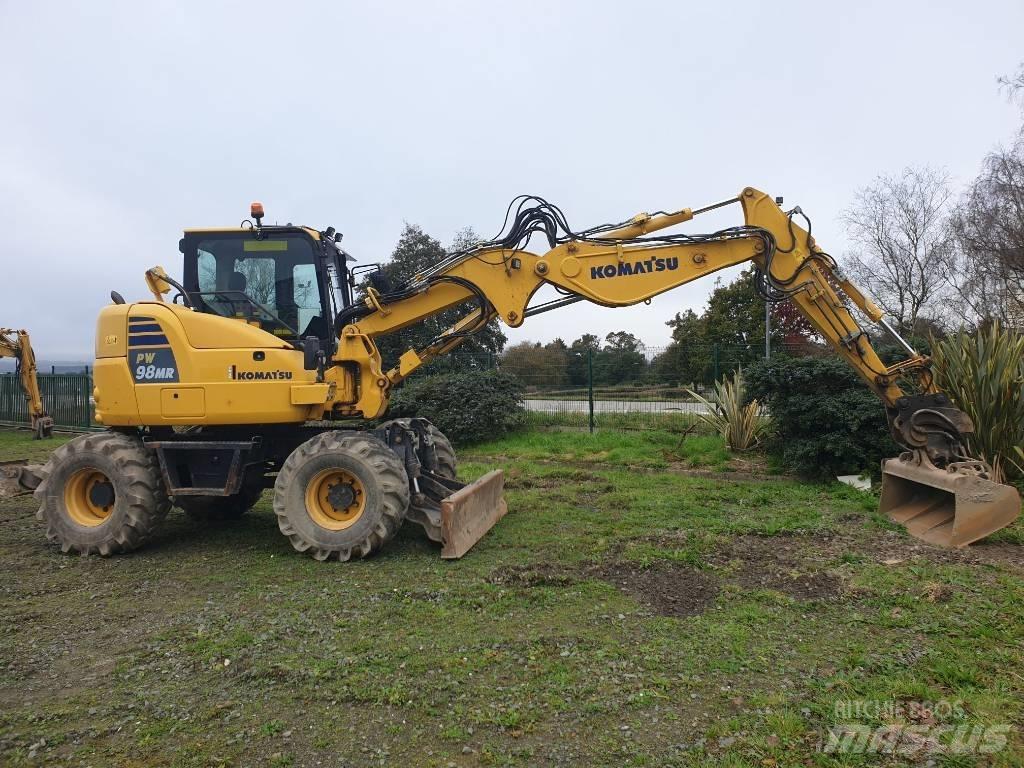Komatsu PW98MR-10 Lastik tekerli ekskavatörler