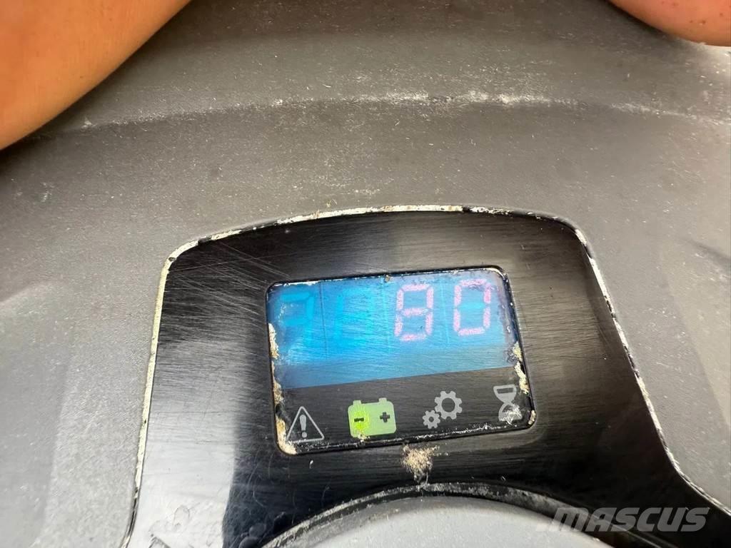 Toyota SWE200D Yaya kumandali istif makinasi