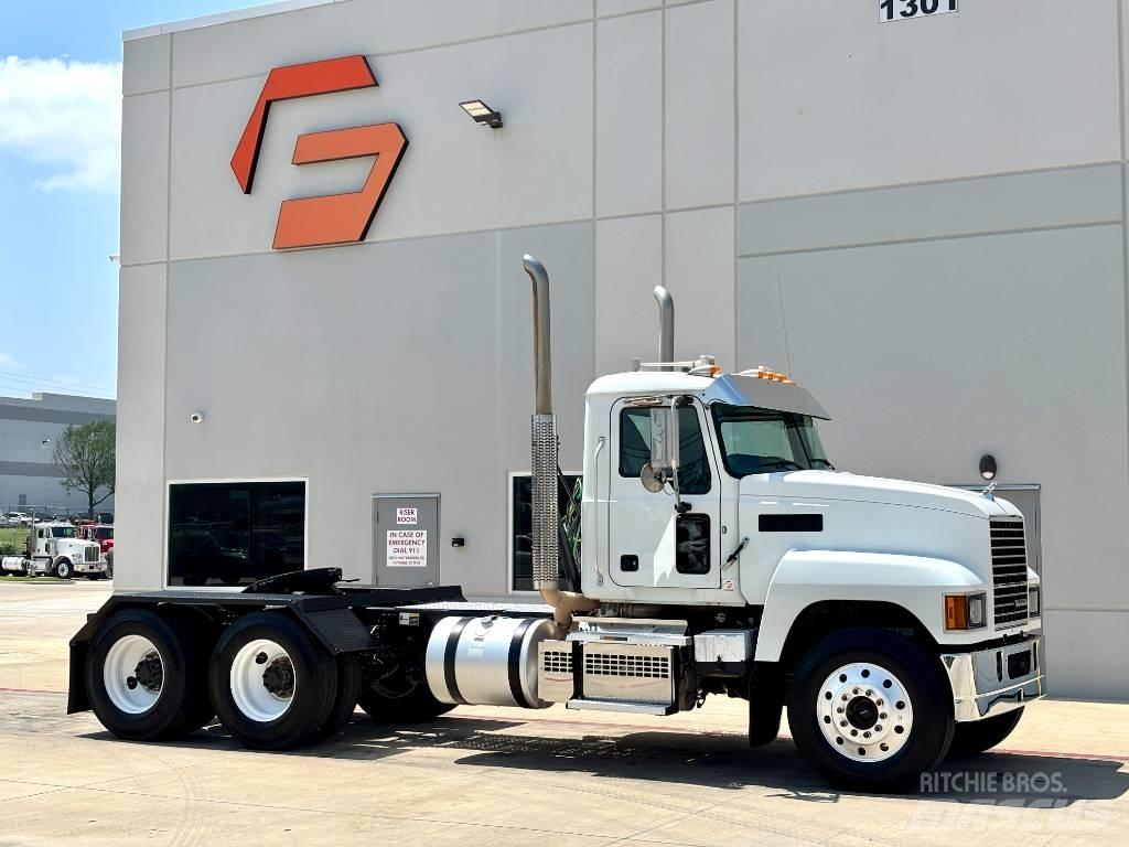 Mack Pinnacle 64T Çekiciler