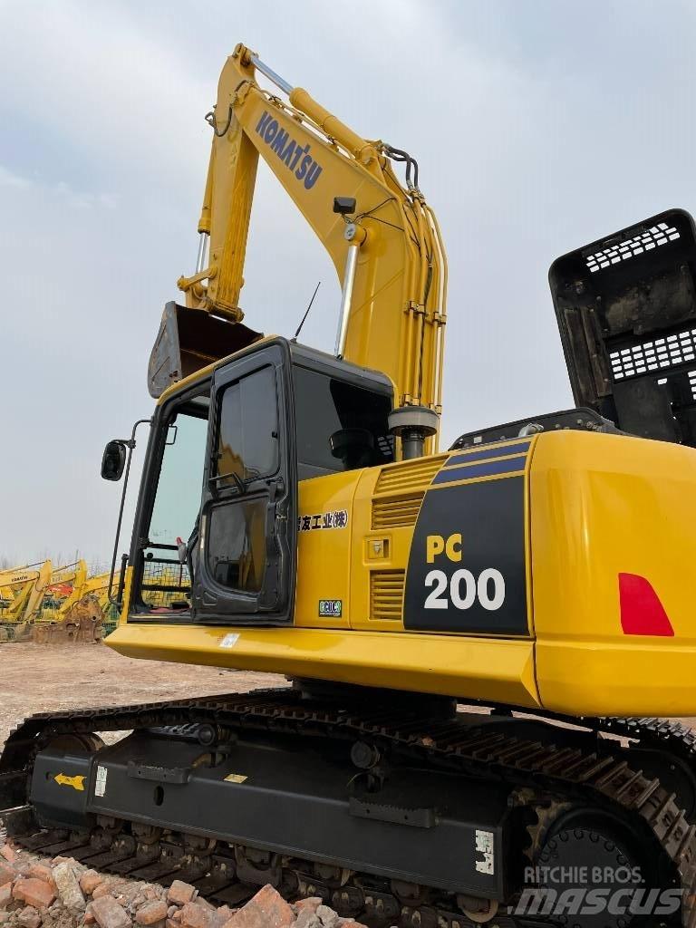 Komatsu 200-8 Paletli ekskavatörler