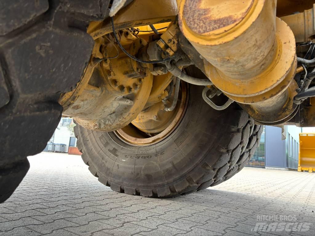 CAT 772G Yol disi kaya kamyonu