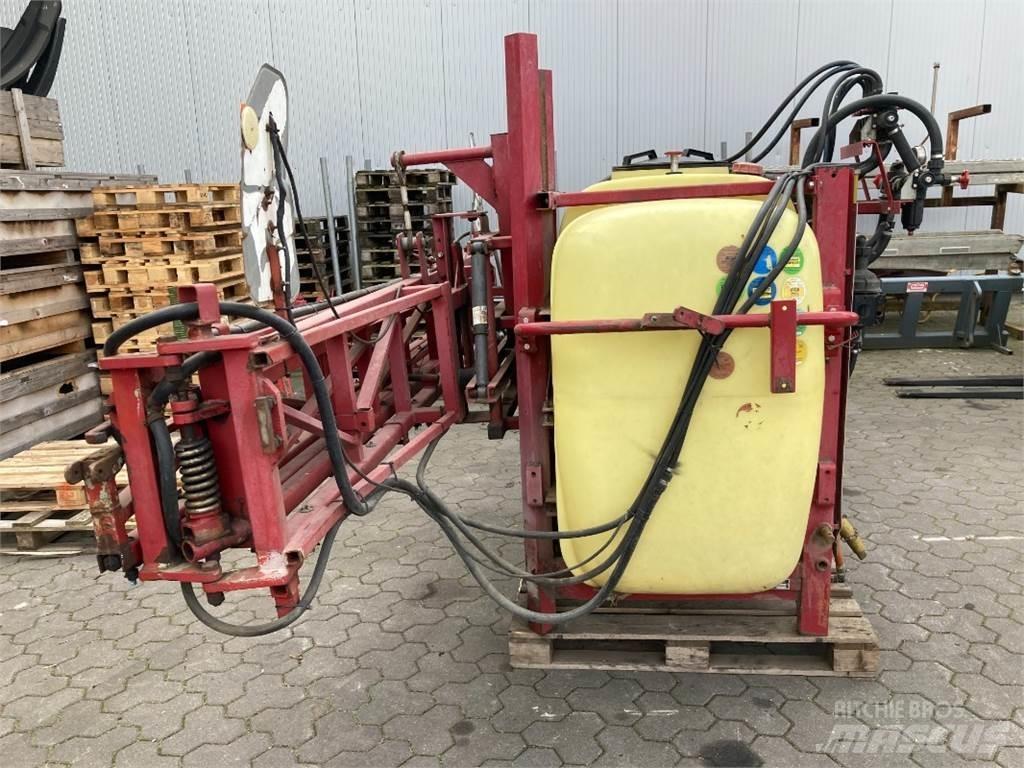 Hardi LX 1000 Ltr Çekilir pülverizatörler