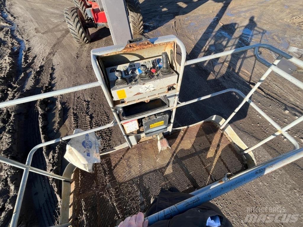 Manitou 200 ATJ Körüklü personel platformları