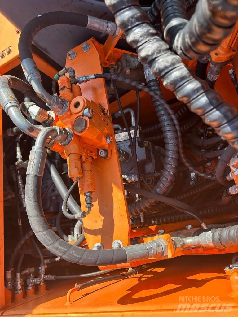 Doosan DX 210 W Lastik tekerli ekskavatörler