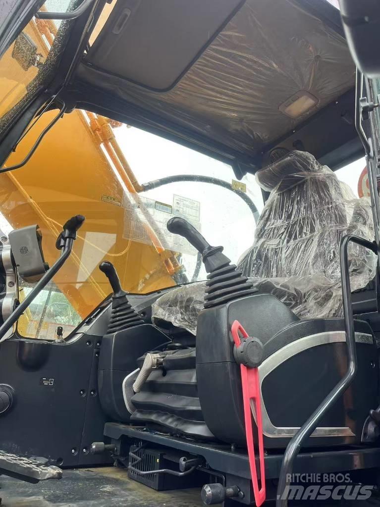 Hyundai R220LC-9S Lastik tekerli ekskavatörler