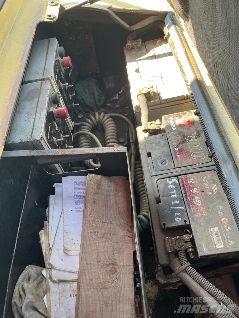 Dynapac F 141-4W/D Asfalt sericiler