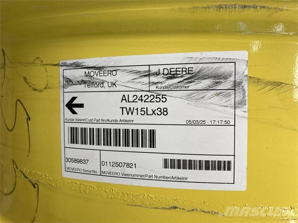 John Deere 15x38 Tekerlekler