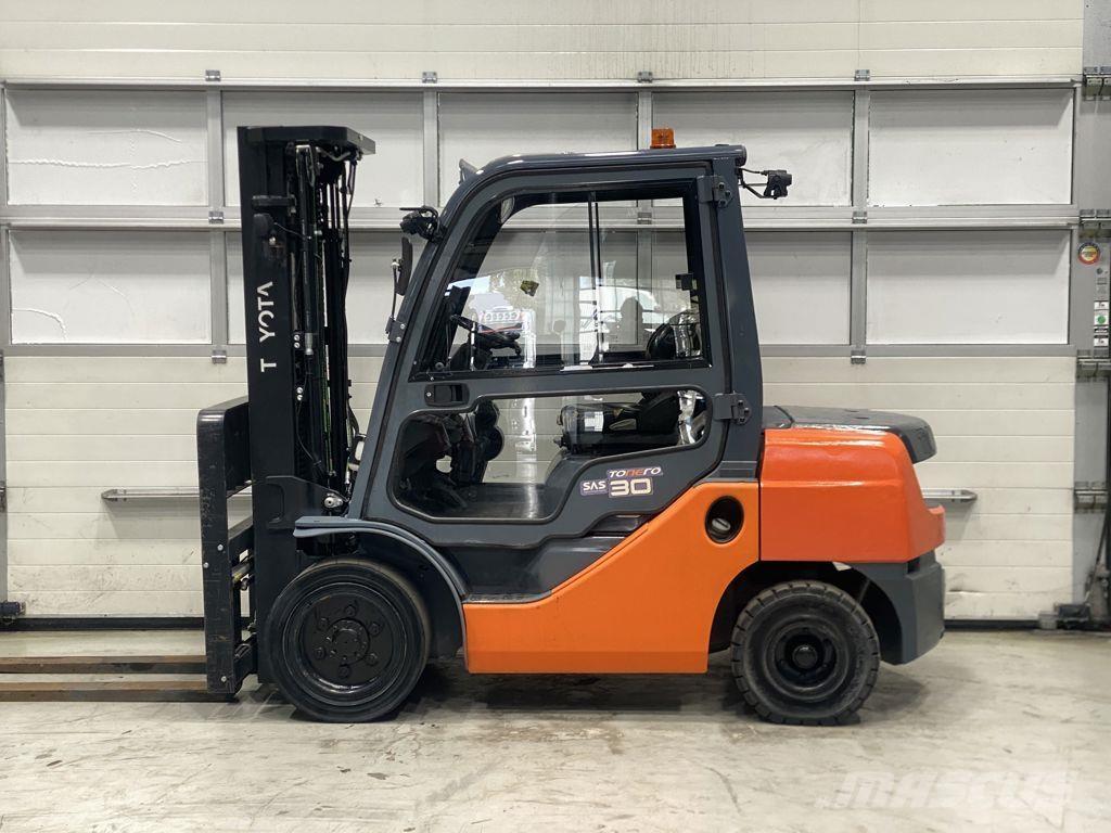 Toyota 02-8FDF30 Dizel forkliftler