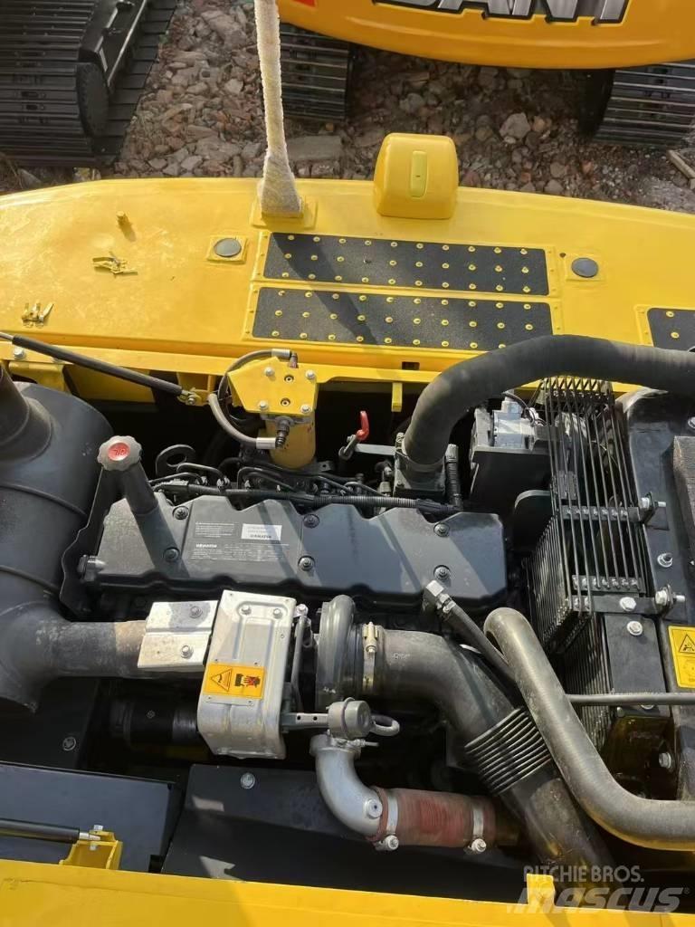 Komatsu 240-8 Paletli ekskavatörler