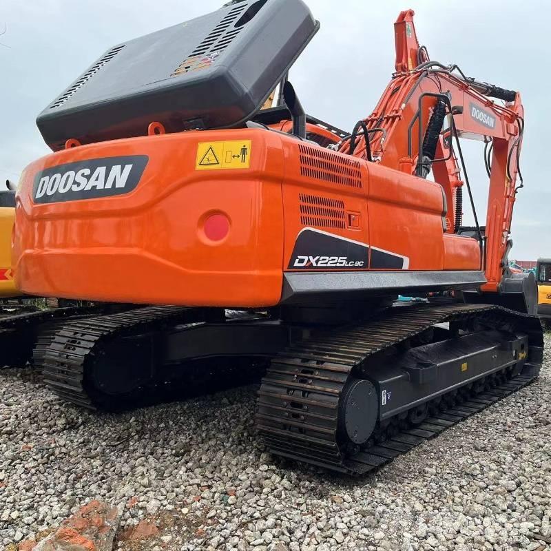 Doosan DX 225 Paletli ekskavatörler