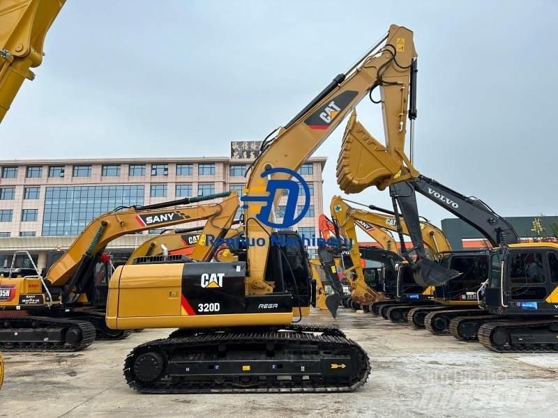 CAT 320D Paletli ekskavatörler