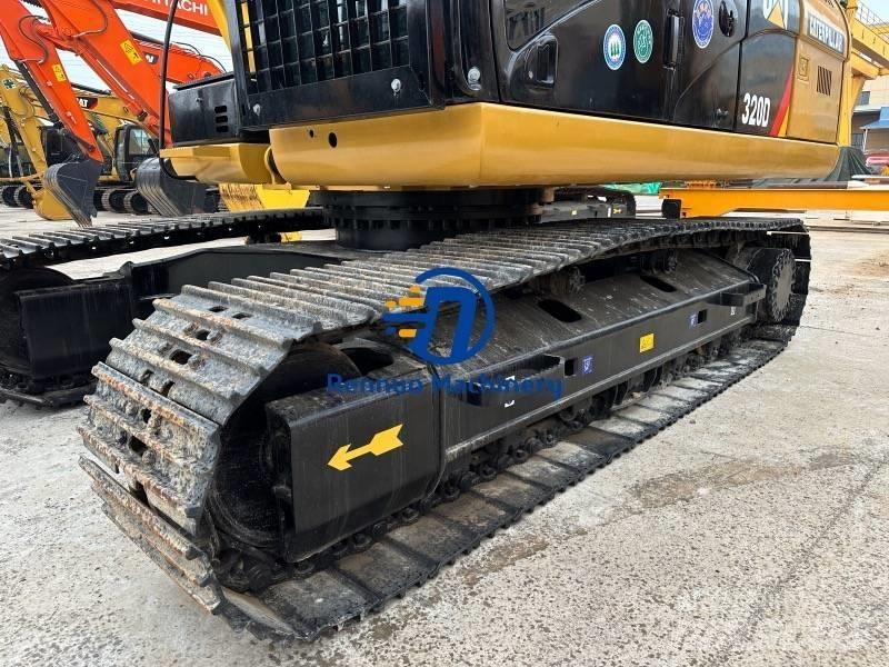 CAT 320D Paletli ekskavatörler