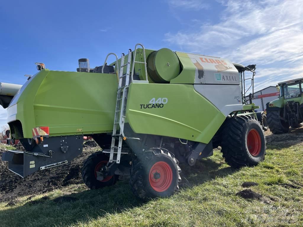 CLAAS Tucano 440 Biçerdöverler