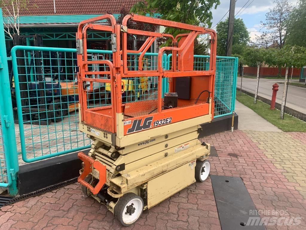 JLG 1932E2     V-2782 Personel Platformları ve Cephe Asansörleri