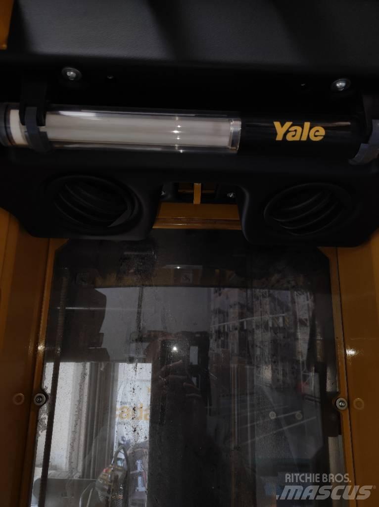 Yale MTC 13 Dar koridor forklifti