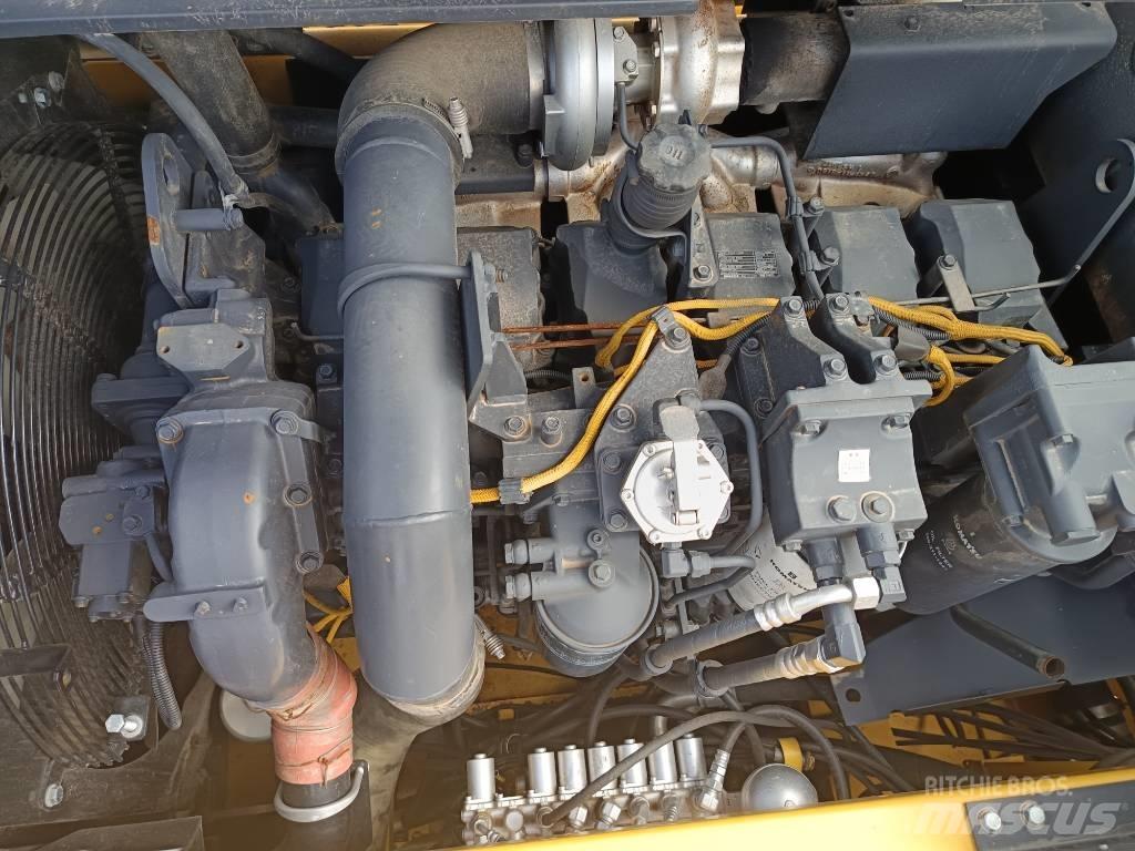 Komatsu PC450-8 Paletli ekskavatörler