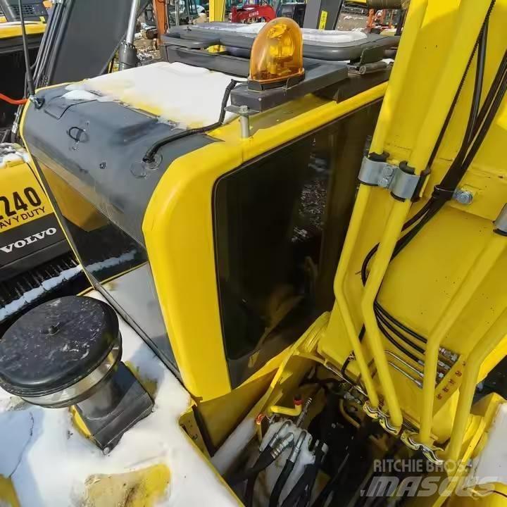 Komatsu PC 210 Paletli ekskavatörler