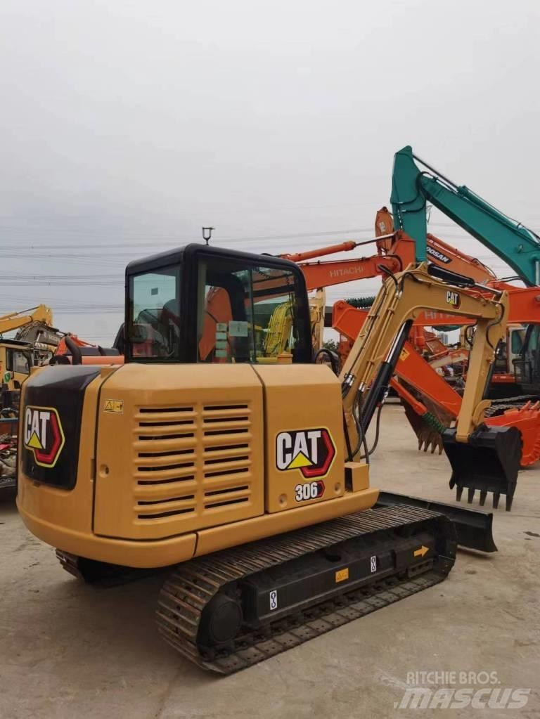 CAT 306E2 Paletli ekskavatörler