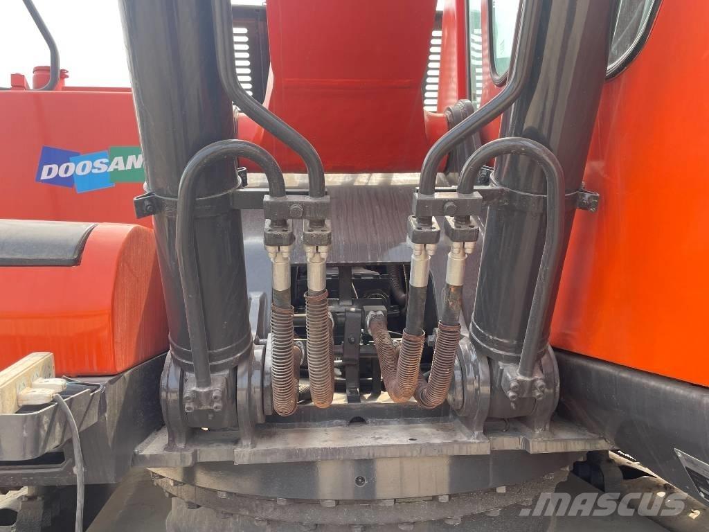 Doosan DX 300 Paletli ekskavatörler