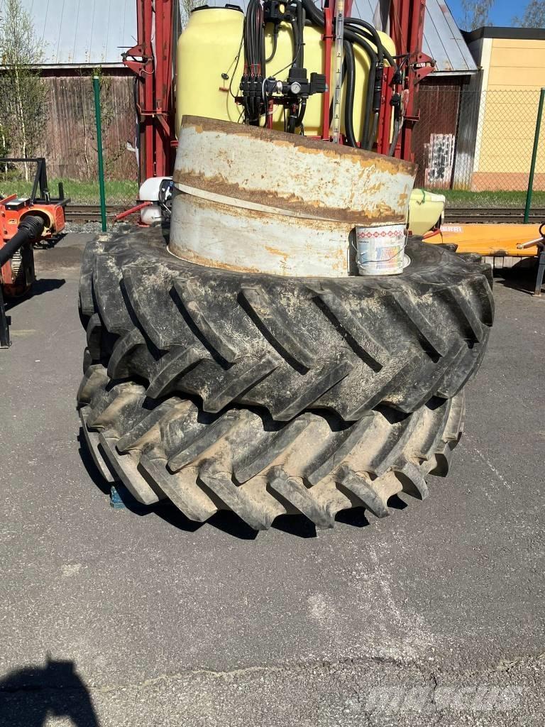  Paripyörät 18.4-38 Tekerlekler