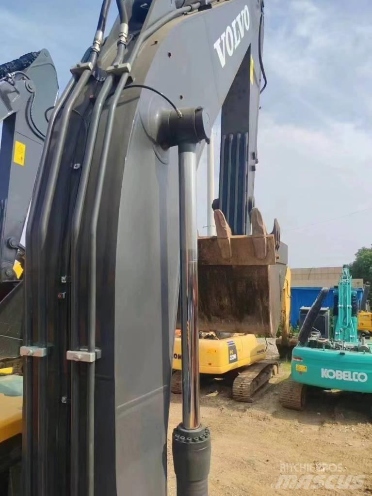 Volvo EC 240 Paletli ekskavatörler