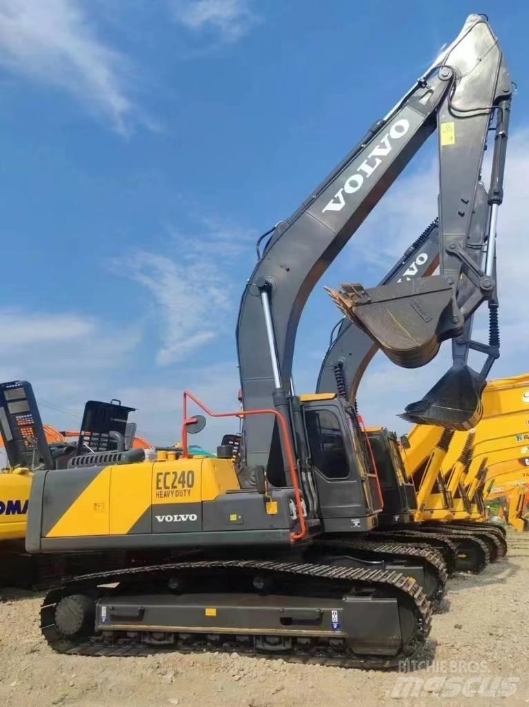 Volvo EC 240 Paletli ekskavatörler