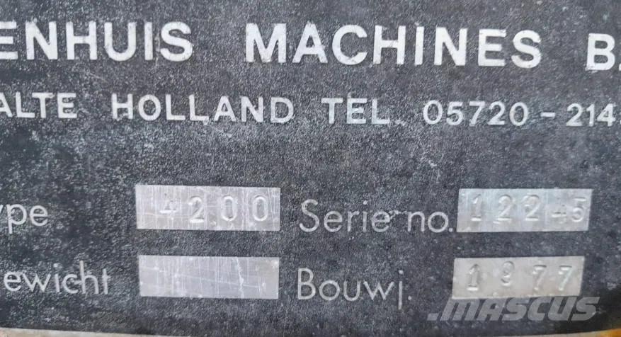 Veenhuis 4200 Sivi gübre ve ilaç tankerleri