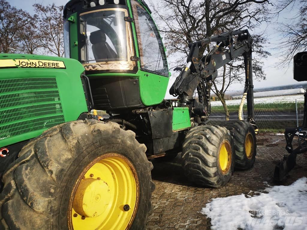 John Deere 1170 E Agaç kesme siyirma makinalari