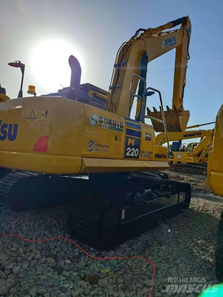 Komatsu PC 220-8 Paletli ekskavatörler