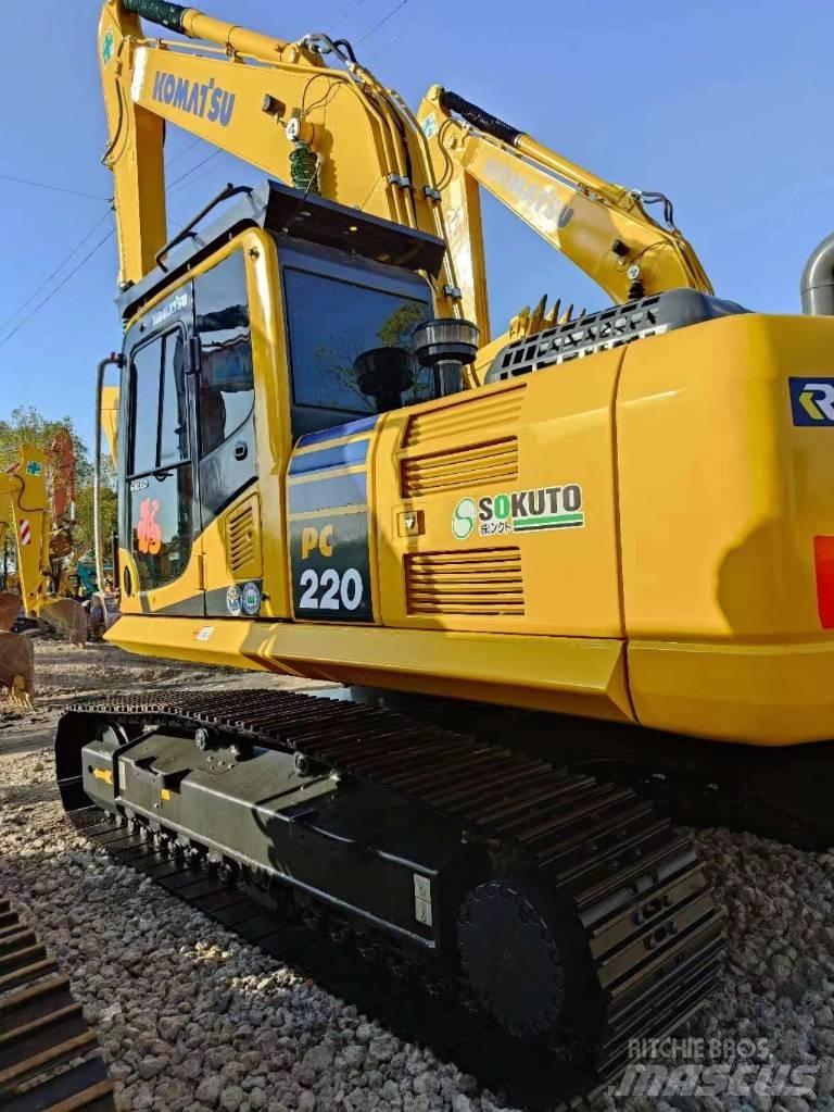 Komatsu PC 220-8 Paletli ekskavatörler