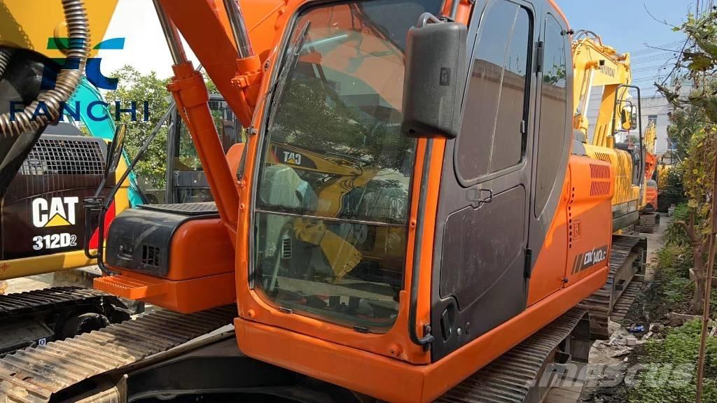 Doosan DX 140 LC Paletli ekskavatörler