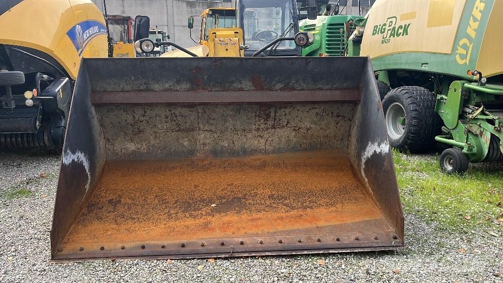 Komatsu WH 713 Teleskopik yükleyiciler