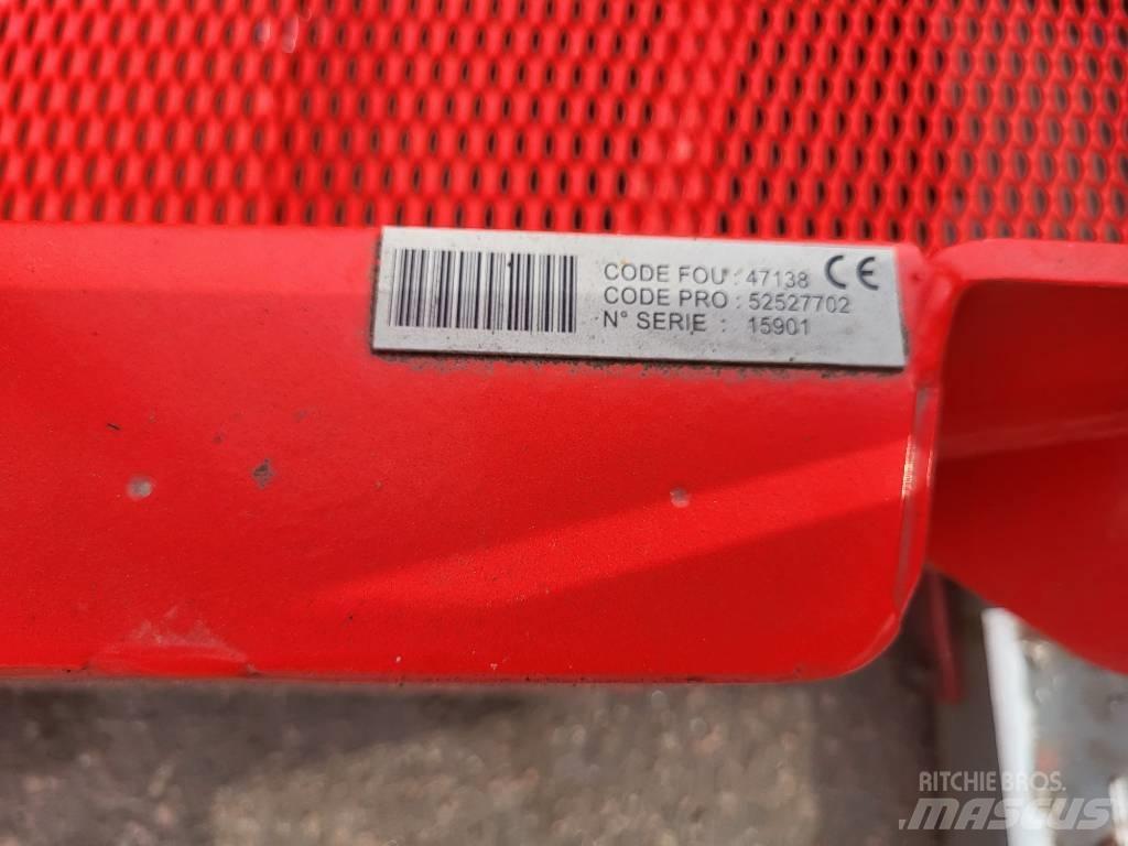 Manitou 200 ATJ kori Personel Platformları ve Cephe Asansörleri