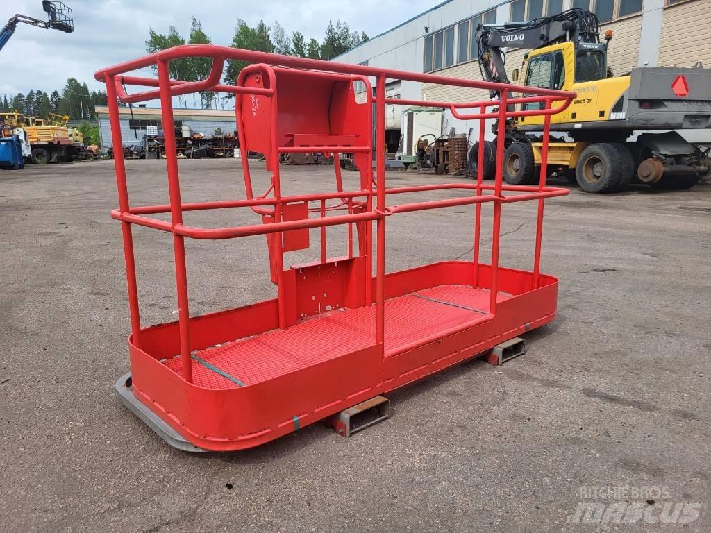 Manitou 200 ATJ kori Personel Platformları ve Cephe Asansörleri