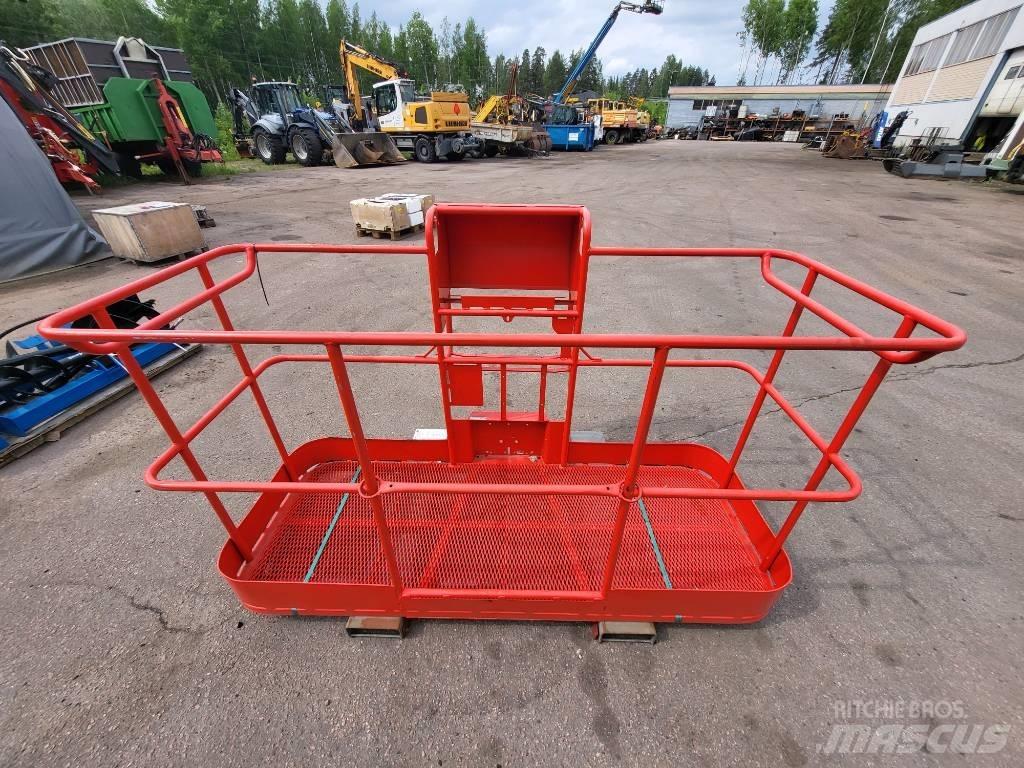 Manitou 200 ATJ kori Personel Platformları ve Cephe Asansörleri