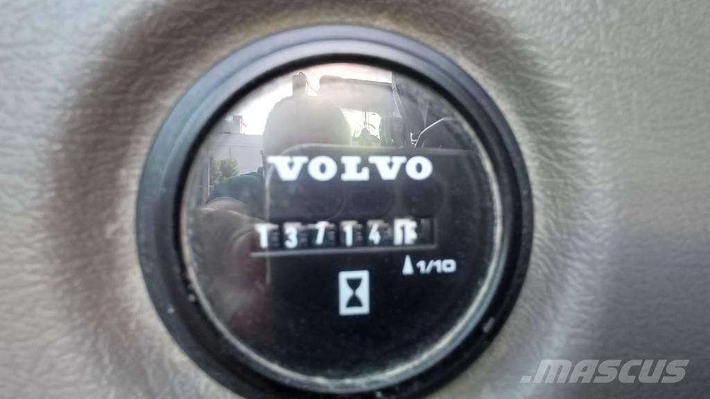 Volvo ECR 88 D Paletli ekskavatörler